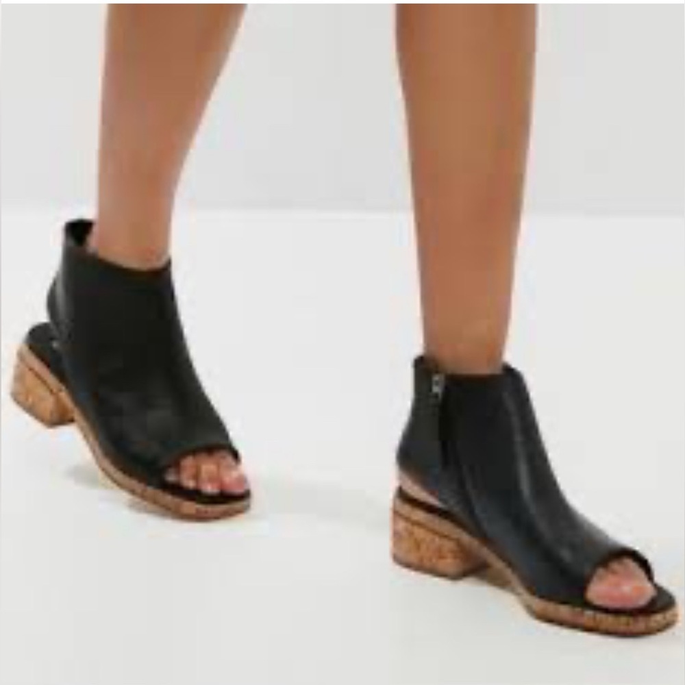 NEW E8 by Miista leather sandals